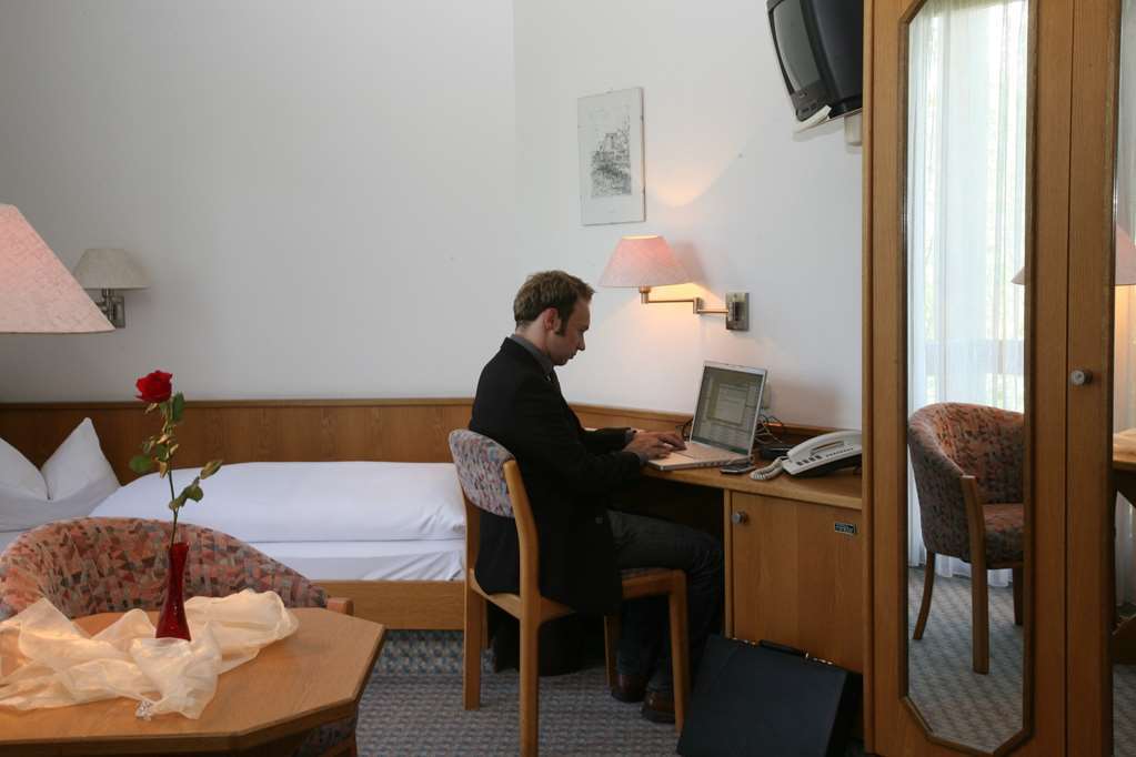 Hotel Mohren Ochsenhausen Room photo